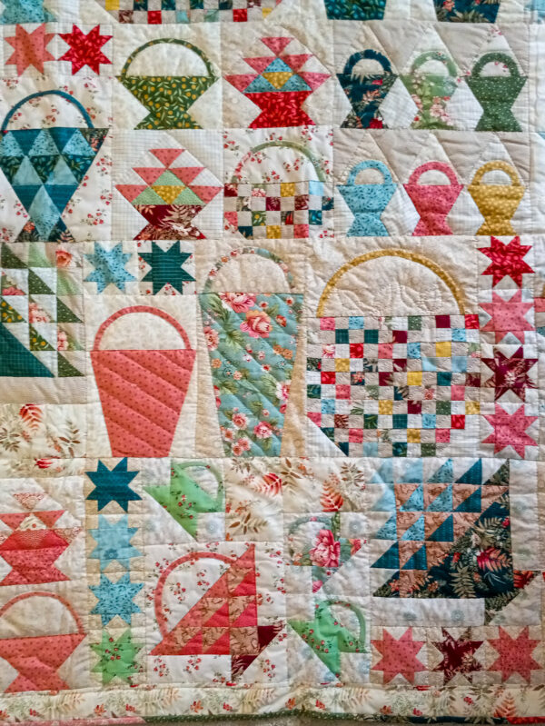 full-sized photo of the baskets quilt.