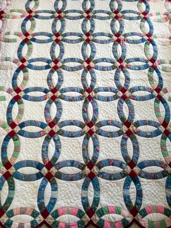 double wedding ring quilt.